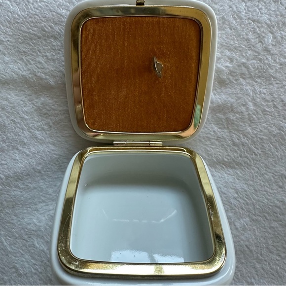 Vintage White and Pink Floral Music Jewelry Box Cherry Blossom Decor Accents - Picture 8 of 11